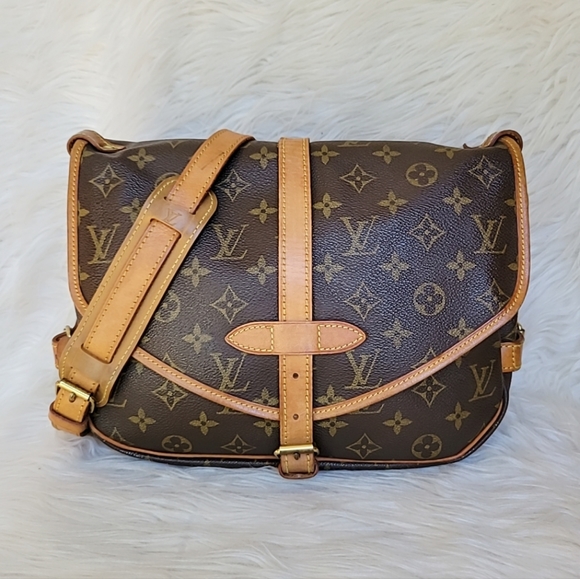 Louis Vuitton Saumur 30 Crossbody Bag Monogram Canvas